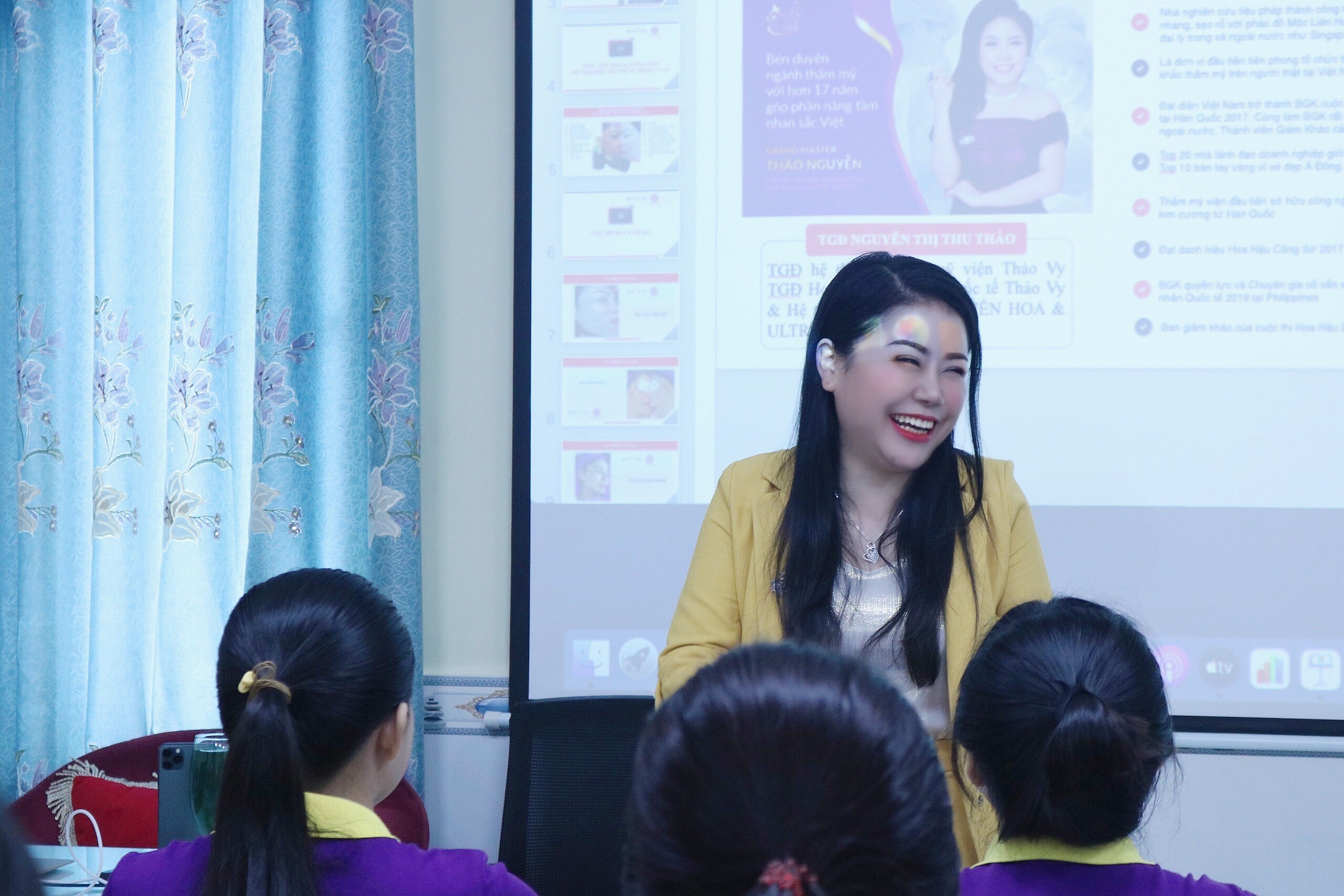 Hình ảnh: CEO Nguyễn Thị Thu Thảo “Nếu mà có thể tôi xin đổi cả thiên thu lấy tiếng mẹ cười” số 1