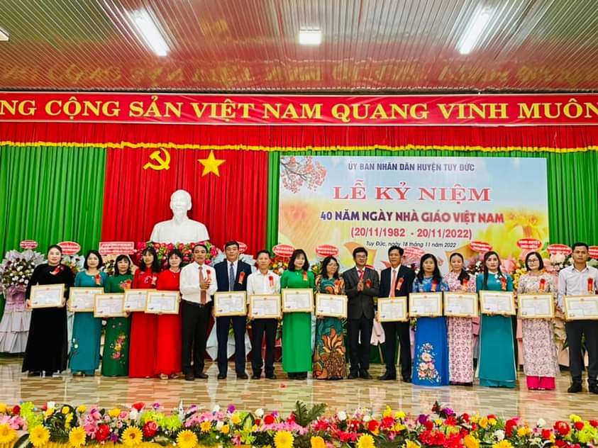 Hình ảnh: Đắk Nông: Huyện Tuy Đức tổ chức lễ kỷ niệm 40 năm ngày nhà giáo Việt Nam số 3