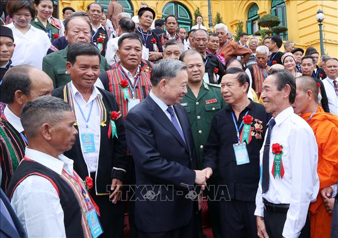 Hình ảnh: Chủ tịch nước Tô Lâm gặp mặt người có uy tín tiêu biểu trong đồng bào dân tộc số 1