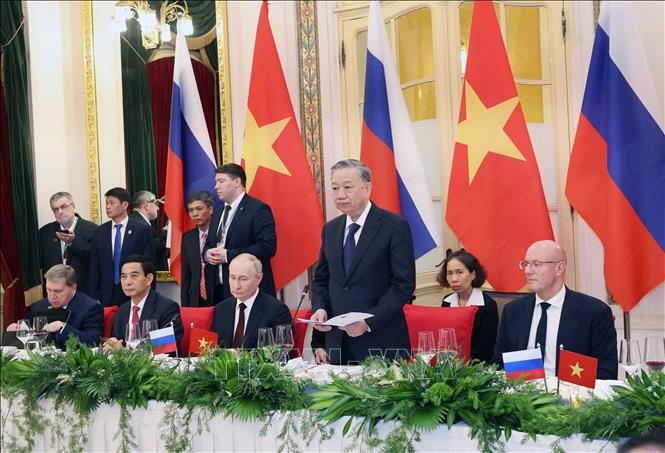 Hình ảnh: Chủ tịch nước Tô Lâm chủ trì chiêu đãi trọng thể Tổng thống Liên bang Nga Vladimir Putin số 1