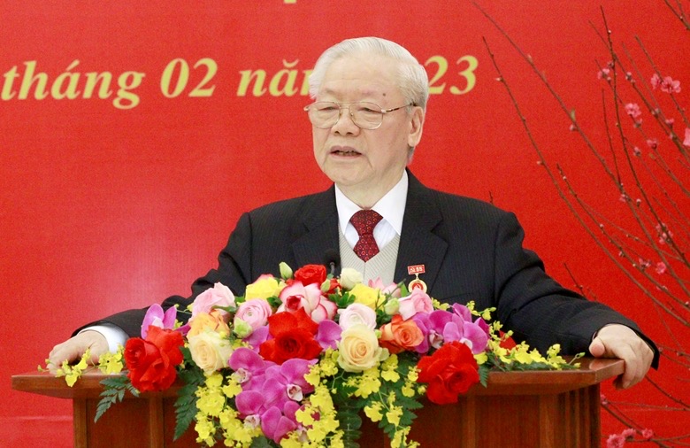 Hình ảnh: Tổng Bí thư Nguyễn Phú Trọng nhận Huy hiệu 55 năm tuổi Đảng số 3