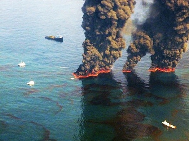 Hình ảnh: Phát hiện sự cố tràn dầu nghiêm trọng ngoài khơi Vịnh Mexico số 1
