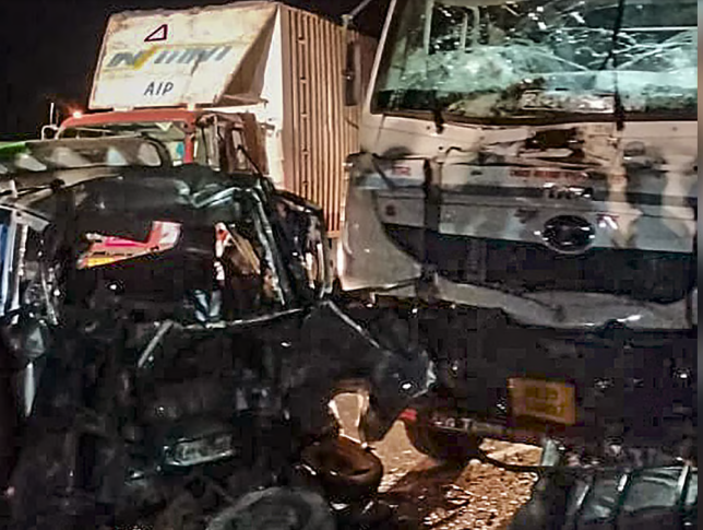 Hình ảnh: Tai nạn giao thông thảm khốc ở miền Tây Ấn Độ số 1
