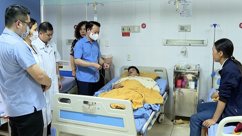 Hình ảnh: Thủ tướng chỉ đạo khắc phục hậu quả vụ tai nạn lao động đặc biệt nghiêm trọng tại Yên Bái số 1
