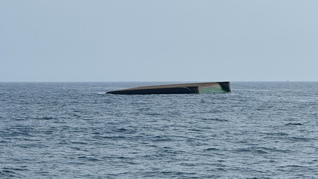 Hình ảnh: Chìm tàu gần đảo Lý Sơn, 3 người chết, 2 người mất tích số 1
