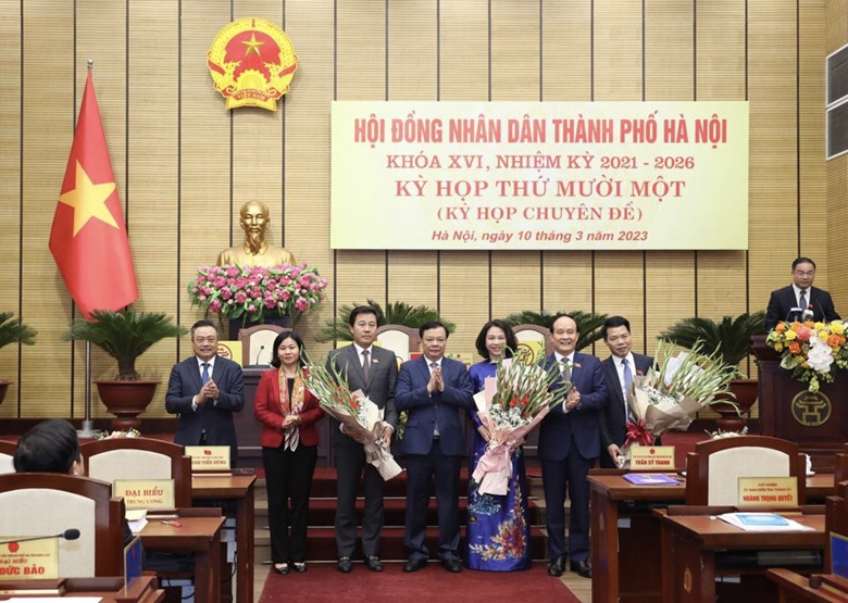 Hình ảnh: Đồng chí Vũ Thu Hà được bầu giữ chức Phó Chủ tịch UBND TP Hà Nội số 1