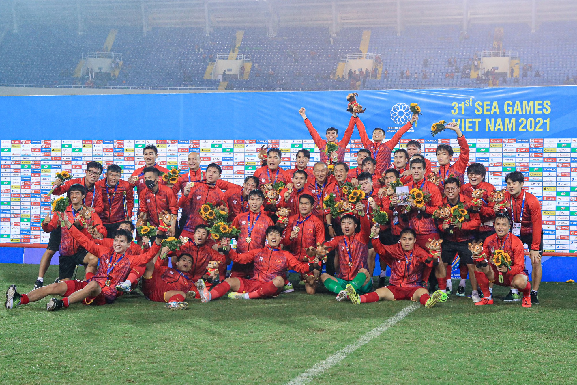 Hình ảnh: Thủ tướng gửi thư chúc mừng Đội tuyển bóng đá nam U23 Việt Nam bảo vệ thành công Huy chương Vàng tại SEA Games 31 số 1