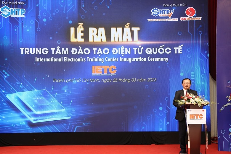 Hình ảnh: Ra mắt và vận hành Trung tâm Đào tạo Điện tử Quốc tế đầu tiên tại Việt Nam số 1