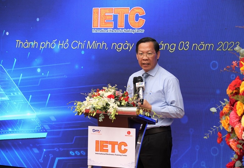 Hình ảnh: Ra mắt và vận hành Trung tâm Đào tạo Điện tử Quốc tế đầu tiên tại Việt Nam số 2