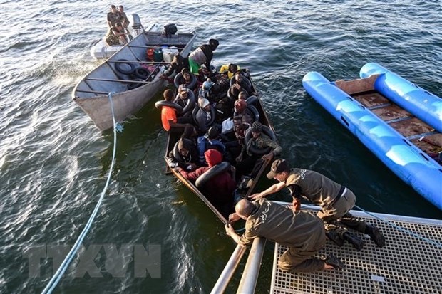 Hình ảnh: Chìm thuyền chở người di cư ngoài khơi Tunisia, 19 người thiệt mạng số 1