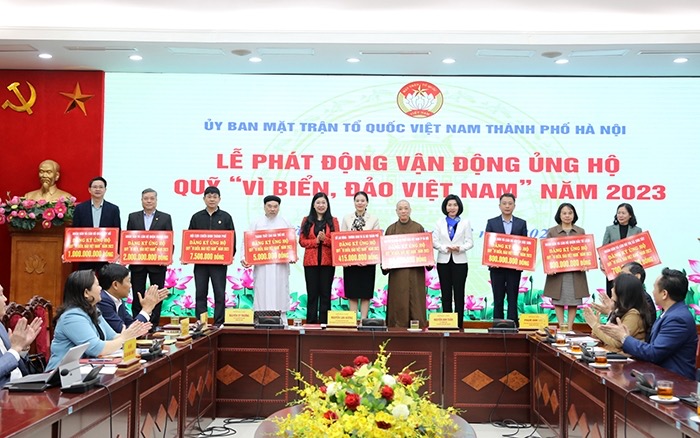 Hình ảnh: Hà Nội: Gần 31 tỷ đồng đăng ký ủng hộ Quỹ Vì biển, đảo Việt Nam số 1