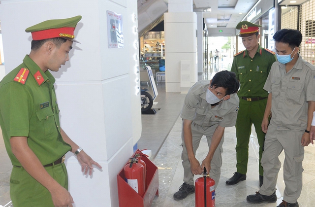 Hình ảnh: Thủ tướng ban hành Công điện tháo gỡ khó khăn, vướng mắc trong phòng cháy, chữa cháy số 1