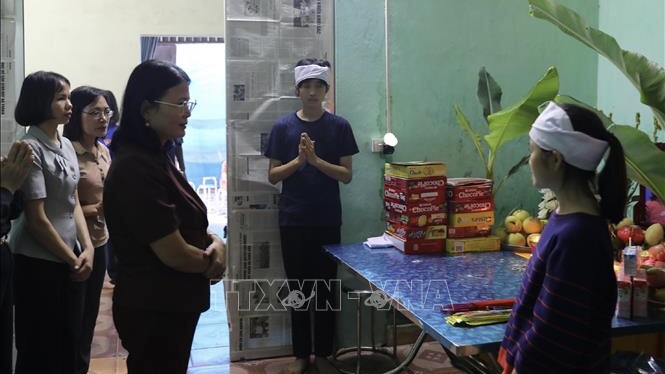 Hình ảnh: Hà Nội: Kịp thời thăm hỏi, hỗ trợ gia đình 3 cháu nhỏ tử vong trong vụ sập tường số 1
