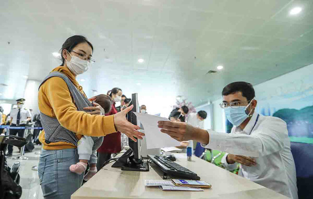 Hình ảnh: Nghiên cứu thông tin, Cục Hàng không Việt Nam yêu cầu các hãng hàng không chịu trách nhiệm chính việc khai báo y tế của hành khách số 2