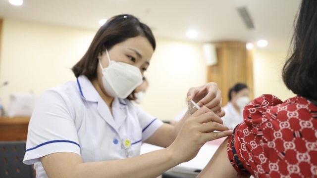 Hình ảnh: Số ca mắc COVID-19 tại Hà Nội gia tăng số 1