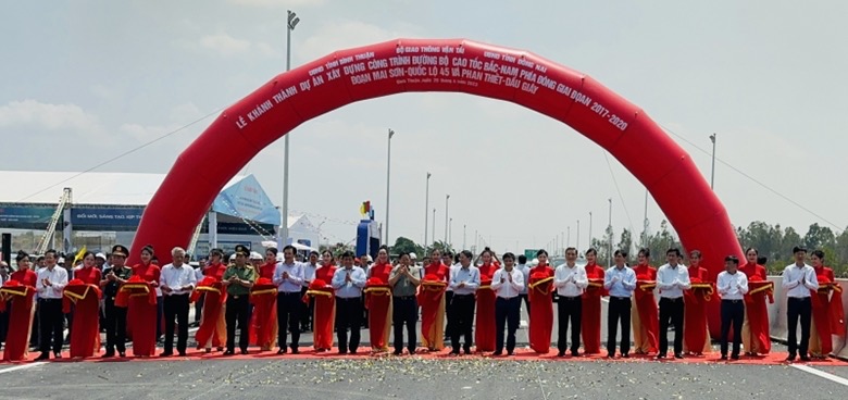 Hình ảnh: Thủ tướng dự lễ khánh thành 2 cao tốc Phan Thiết - Dầu Giây và Mai Sơn - Quốc lộ 45 số 2