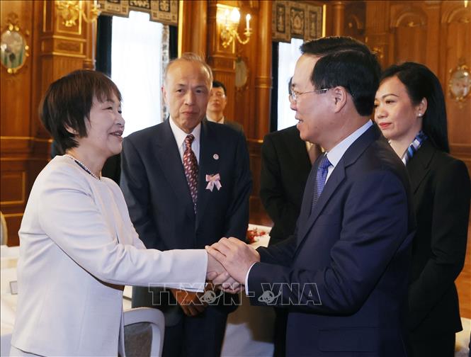 Hình ảnh: Chủ tịch nước gặp gỡ các gia đình tham gia Chương trình giao lưu thanh niên Việt Nam – Nhật Bản số 1