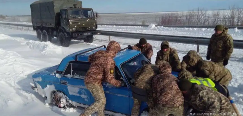 Hình ảnh: Bão tuyết hoành hành ở Ukraine số 1