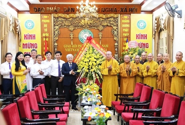 Hình ảnh: Chủ tịch Ủy ban Trung ương MTTQ Việt Nam chúc mừng Đại lễ Phật đản năm 2023 số 2