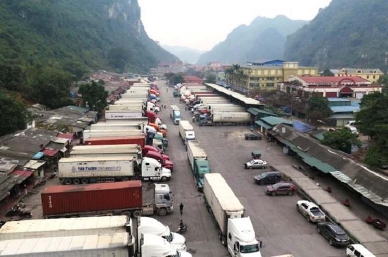 Hình ảnh: Cảnh báo tình hình ùn tắc hàng hóa chờ xuất khẩu tại Lạng Sơn số 1