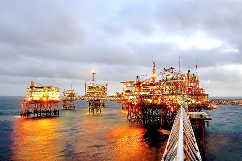 Hình ảnh: Sản xuất xăng dầu 5 tháng đầu năm tăng trưởng mạnh số 1
