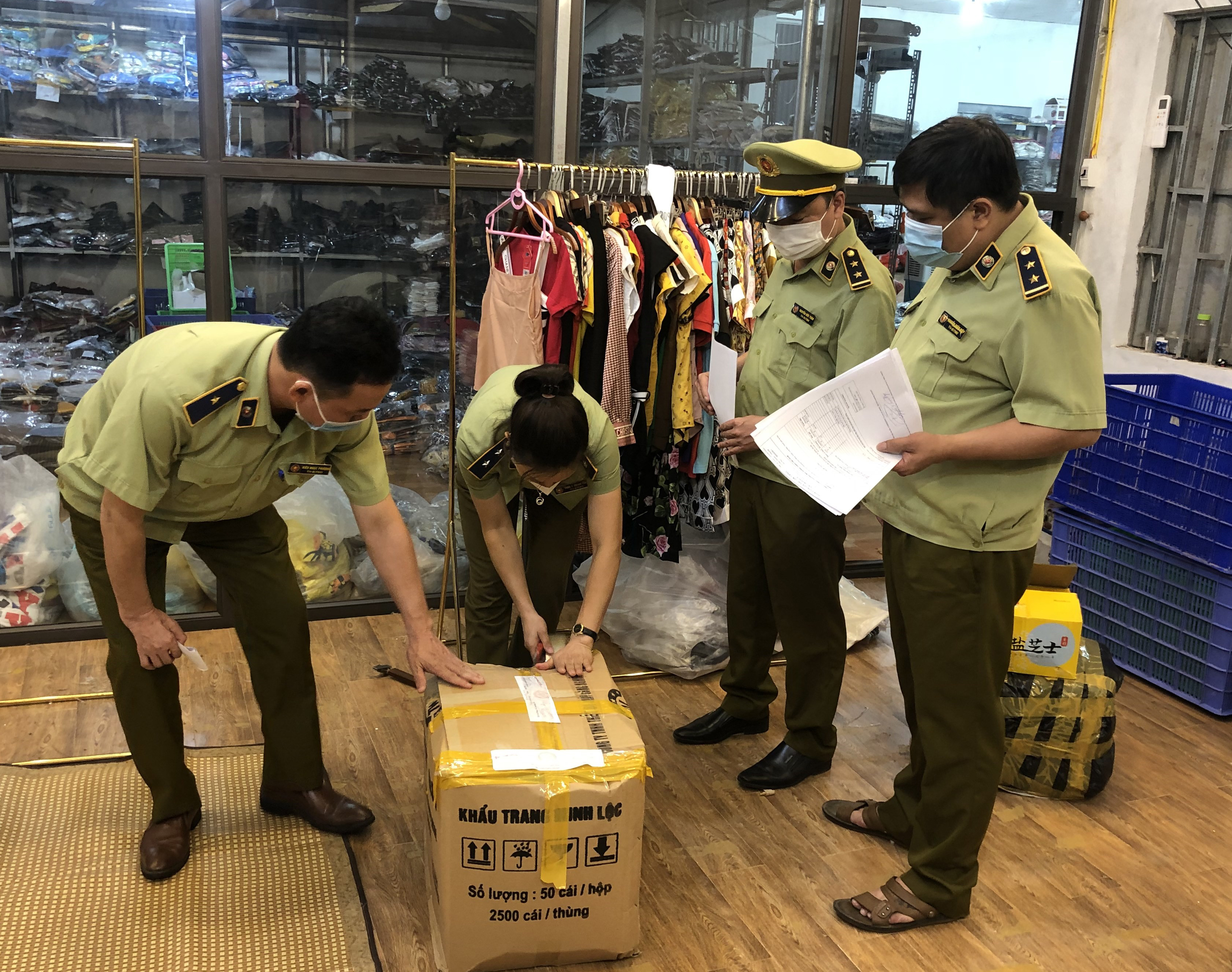 Hình ảnh: Nghiên Cứu Pháp Luật: Cục QLTT tỉnh Tuyên Quang vừa phát hiện 2 hộ kinh doanh hàng hoá giả mạo nhãn hiệu đang được bảo hộ tại Việt Nam số 2