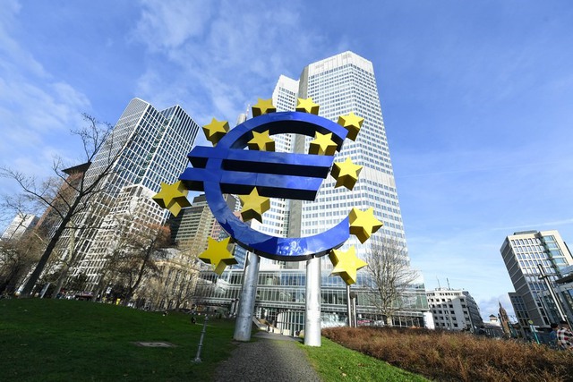 Hình ảnh: Khu vực đồng Euro rơi vào suy thoái số 1