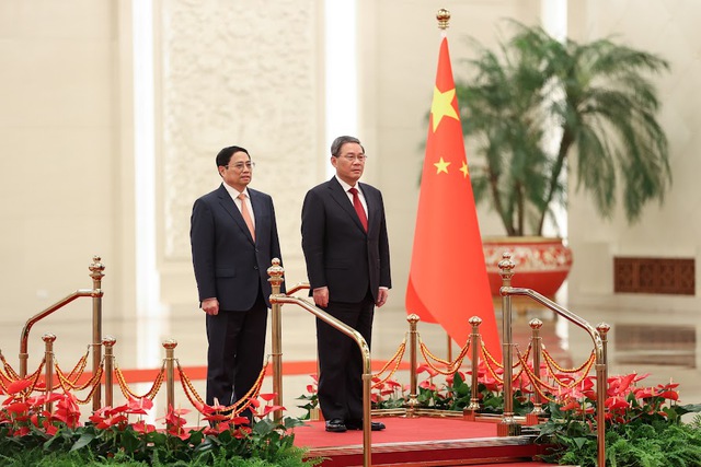 Hình ảnh: Những kết quả nổi bật từ chuyến thăm Trung Quốc và dự Hội nghị WEF của Thủ tướng số 2