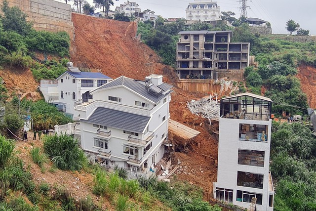 Hình ảnh: Thủ tướng Chính phủ chỉ đạo tập trung khắc phục hậu quả sạt lở đất tại Lâm Đồng số 1