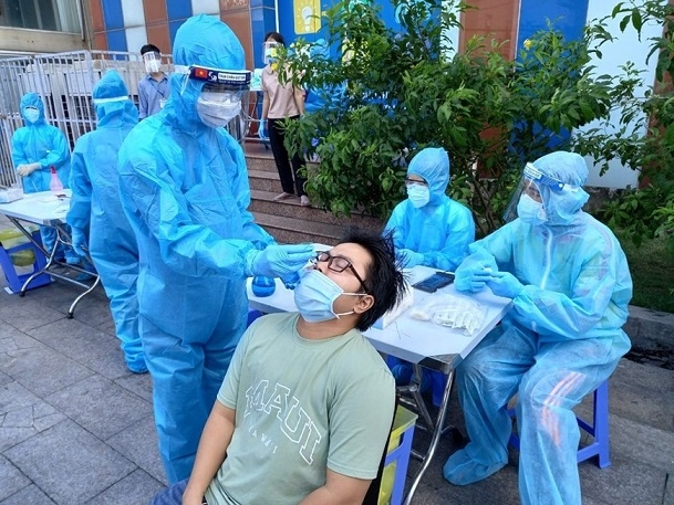 Hình ảnh: Tối 24/11 Việt Nam ghi nhận 11.811 ca nhiễm mới COVID-19 số 1