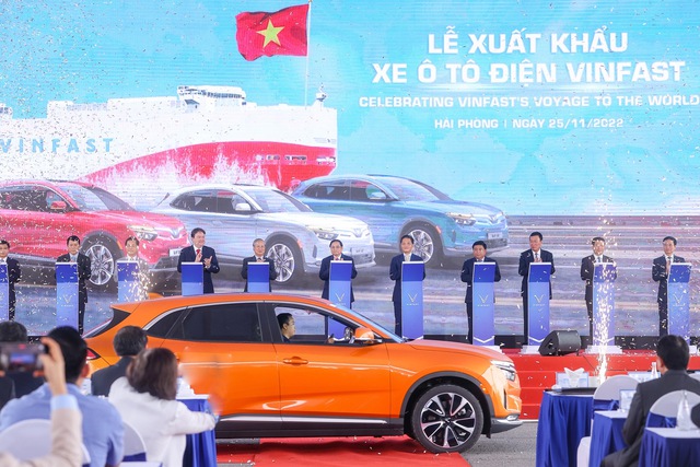 Hình ảnh: Thủ tướng chứng kiến ô tô điện thương hiệu Việt Nam lần đầu tiến ra thế giới số 2