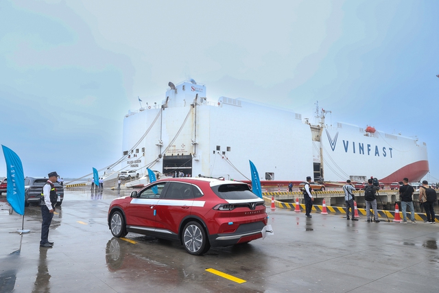 Hình ảnh: Thủ tướng chứng kiến ô tô điện thương hiệu Việt Nam lần đầu tiến ra thế giới số 4