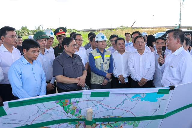 Hình ảnh: Thủ tướng kiểm tra các dự án hạ tầng quan trọng tại TPHCM số 5