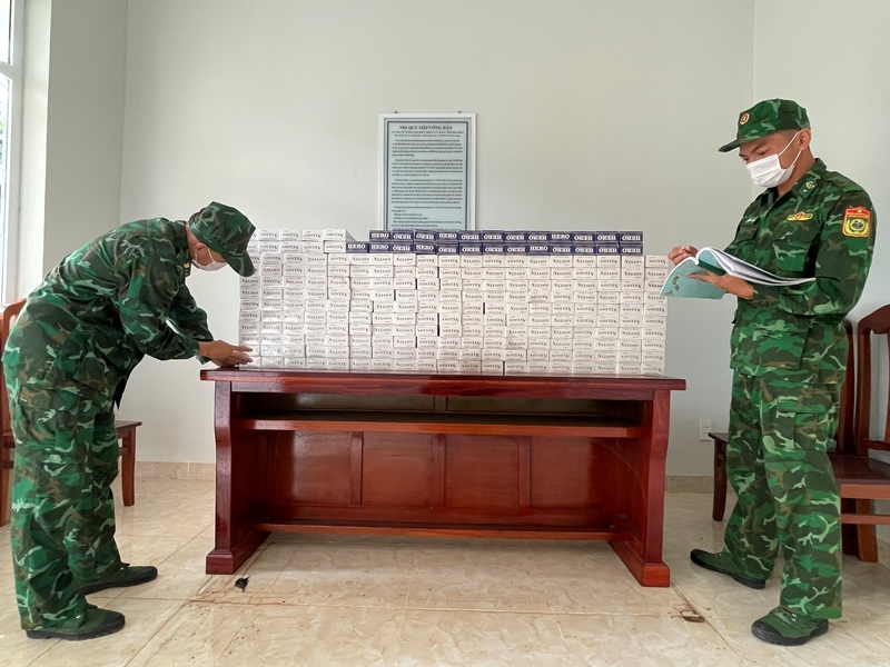 Hình ảnh: Bộ đội Biên phòng An Giang thu giữ 2.250 gói thuốc lá nhập lậu số 1