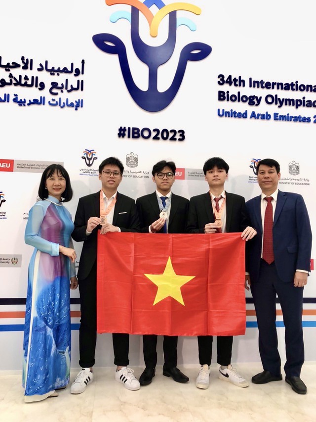 Hình ảnh: 100% thí sinh Việt Nam dự thi Olympic Sinh học quốc tế giành huy chương số 1