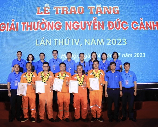 Hình ảnh: 5 kỹ sư EVN được vinh danh tại Giải thưởng Nguyễn Đức Cảnh số 1