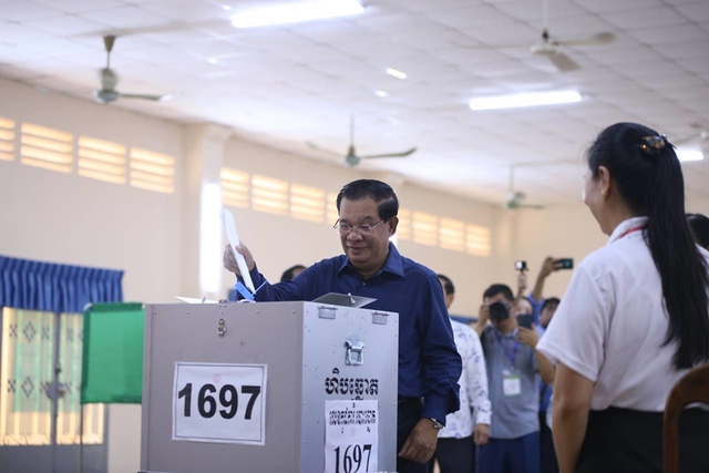 Hình ảnh: Lãnh đạo Đảng, Nhà nước chúc mừng cuộc bầu cử Quốc hội khóa VII của Campuchia số 1