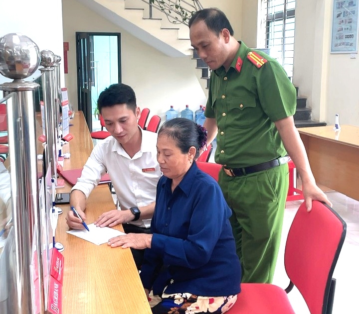 Hình ảnh: Bắc Giang: Ngăn chặn kịp thời vụ lừa đảo số 1