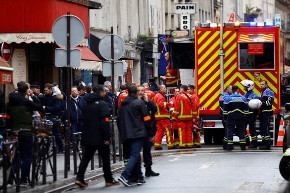 Hình ảnh: Xả súng giữa trung tâm Paris khiến ít nhất 02 người chết số 1