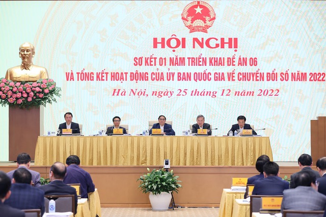 Hình ảnh: Thủ tướng chủ trì Hội nghị của Ủy ban Quốc gia về chuyển đổi số số 1