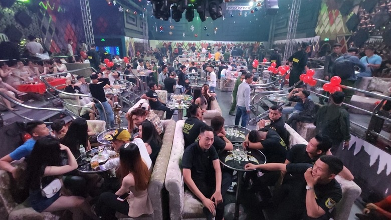 Hình ảnh: 139 nam nữ dương tính ma túy trong quán bar Paradise ở Kiên Giang số 1