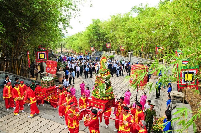 Hình ảnh: Giỗ Tổ Hùng Vương - Lễ hội Đền Hùng năm 2024 diễn ra từ mùng 1/3 đến hết mùng 10/3 số 1