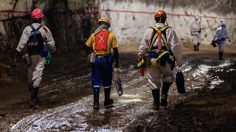 Hình ảnh: Ít nhất 13 thợ mỏ bị mắc kẹt sau vụ sập mỏ vàng tại Nga số 1