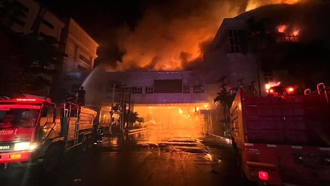 Hình ảnh: Cháy lớn tại casino ở Campuchia, ít nhất 40 người thương vong số 1