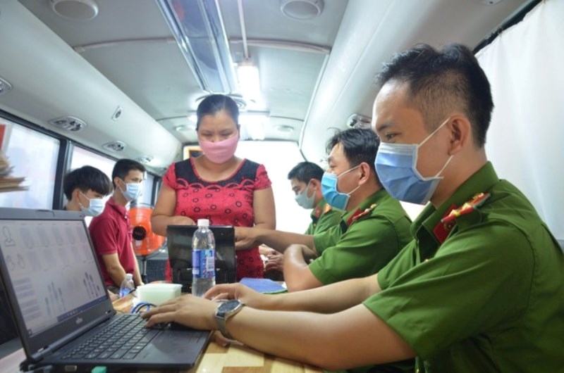 Hình ảnh: TP Hồ Chí Minh: Phấn đấu 100% công dân đủ điều kiện được cấp tài khoản định danh điện tử số 1