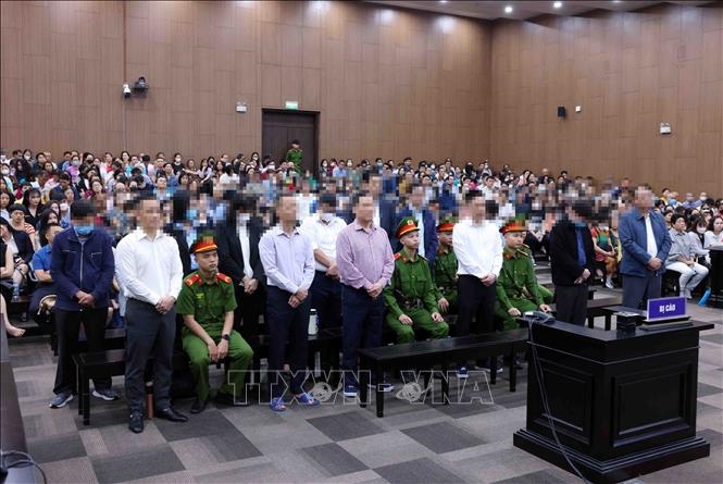 Hình ảnh: Tuyên phạt Chủ tịch Tân Hoàng Minh 8 năm tù số 1
