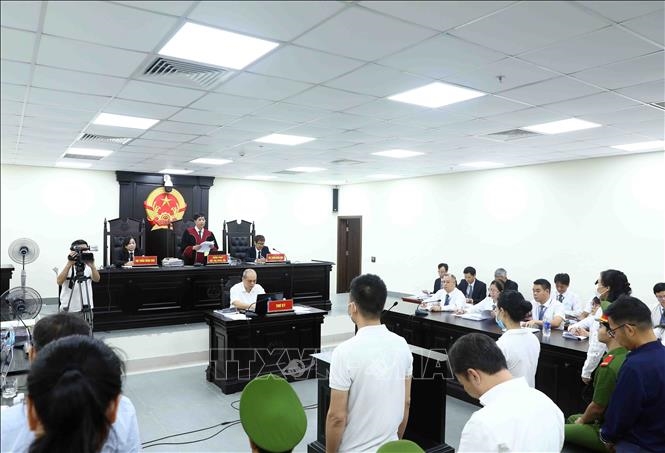 Hình ảnh: Cựu Chủ tịch UBND Thành phố Hà Nội Nguyễn Đức Chung hầu tòa trong vụ án thứ tư số 1