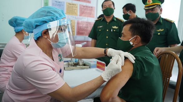 Hình ảnh: Thủ tướng yêu cầu không thu phí, trục lợi trong tiêm vaccine phòng COVID-19 số 1