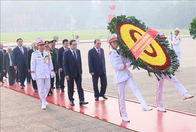 Hình ảnh: Lãnh đạo Đảng, Nhà nước vào Lăng viếng Chủ tịch Hồ Chí Minh số 1