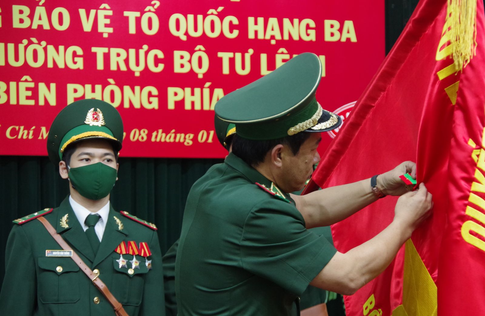 Hình ảnh: Cơ quan Thường trực Bộ Tư lệnh Bộ đội Biên phòng đón nhận Huân chương Bảo vệ Tổ quốc hạng 3 số 2
